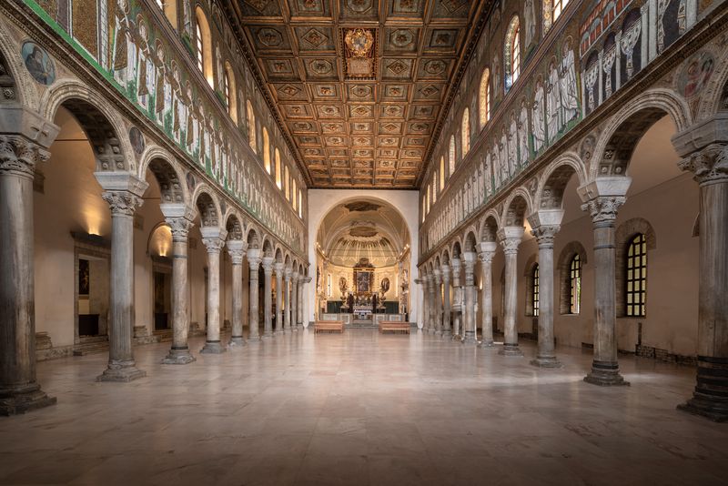 S. Apollinare Nuovo (diritti fotografia dell'Opera di Religione della Diocesi di Ravenna, courtesy Servizio Turismo di Ravenna)